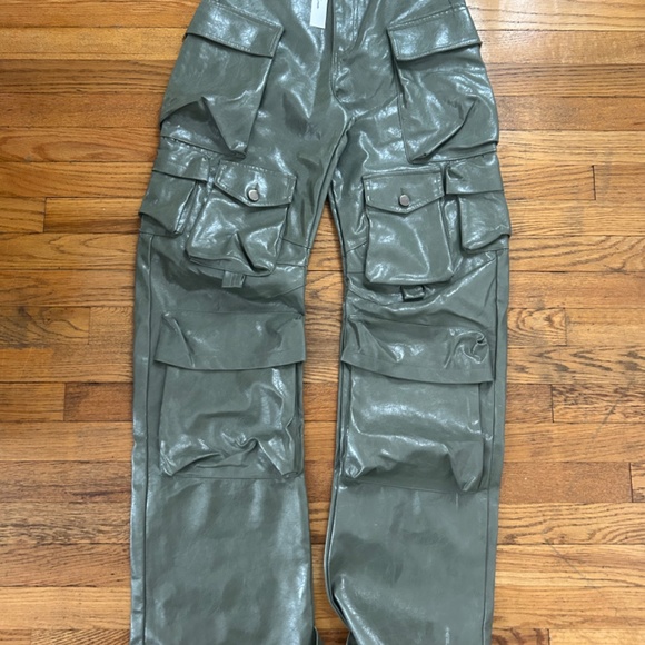 Faux leather pants - Picture 2 of 5